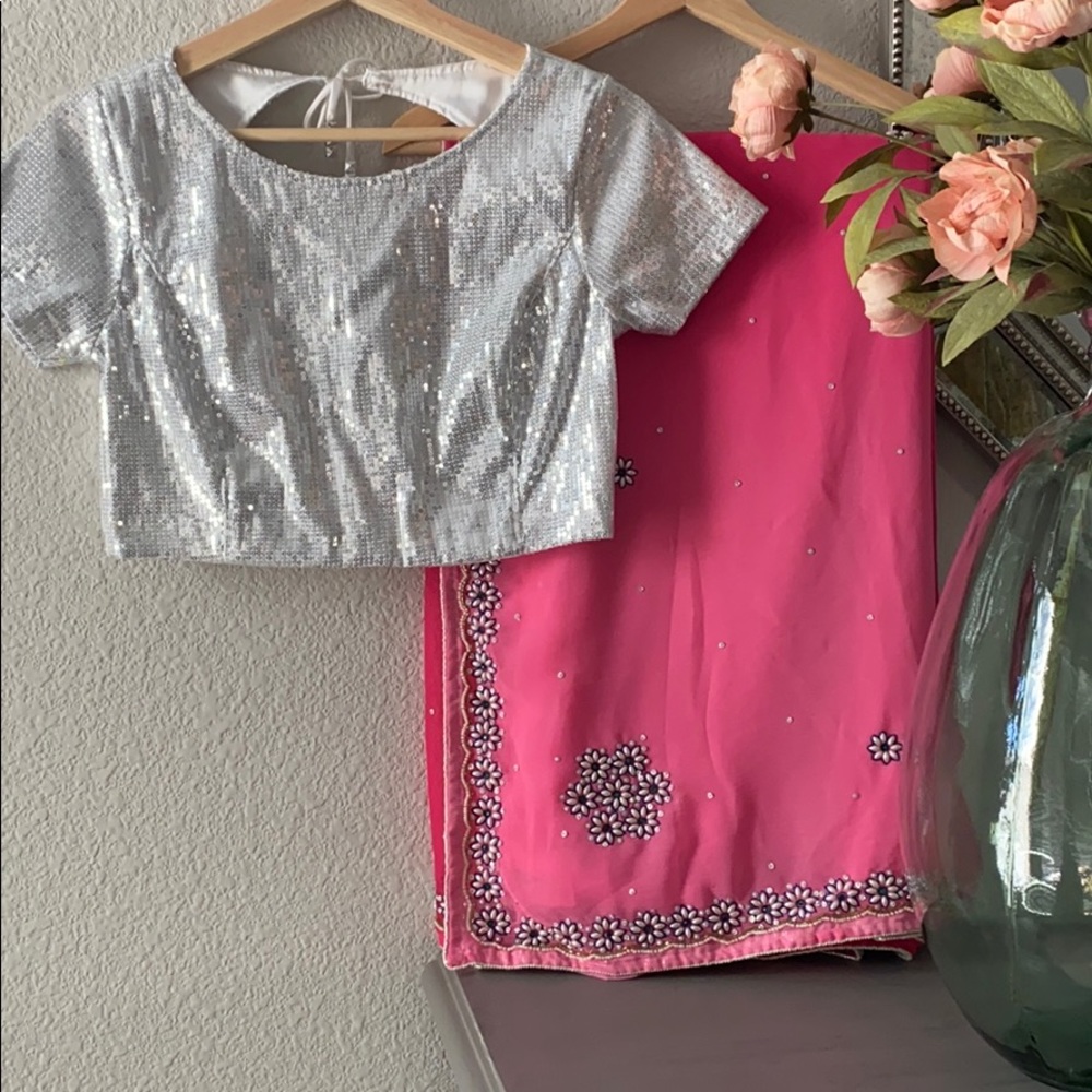 Saree, 2 blouses
